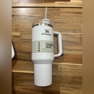 Stanley Cup 40oz with handle, white